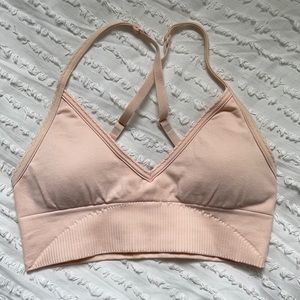 Light pink lululemon sports bra